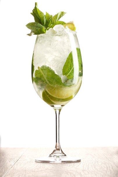 mojito with mint, lime and ice - Fotoğraf, Görsel