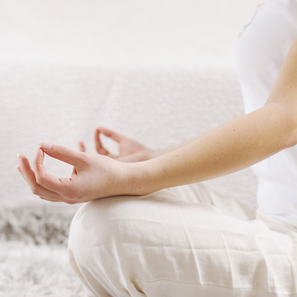 Йога-женщина, расслабляющая здоровую жизнь
 - Фото, изображение