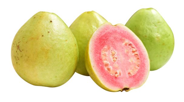 Рожеві або червоні плоди Гави ізольовані відсічним контуром на білому тлі, без тіні, здорові тропічні свіжі фрукти - Фото, зображення