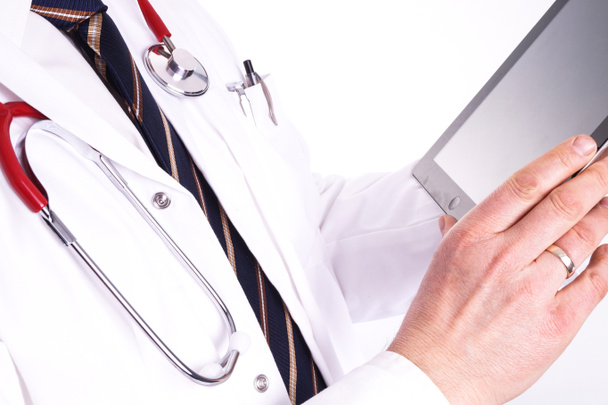 Medico maschile utilizzando una tavoletta digitale
 - Foto, immagini