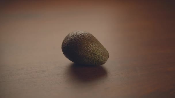 Taze Organik Avokado Meyveleri Yiyecek Arkaplanı. Yüksek kalite 4k görüntü - Video, Çekim