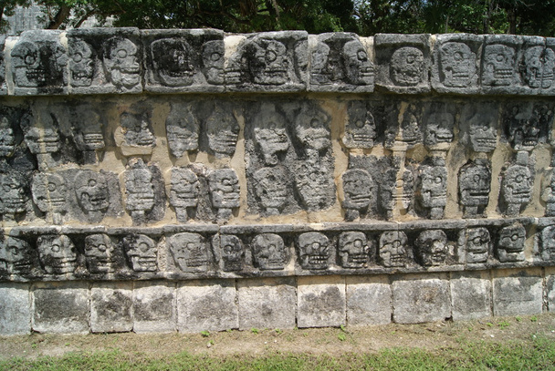 Plateforme de crânes, Chichen Itza, Mexique
 - Photo, image