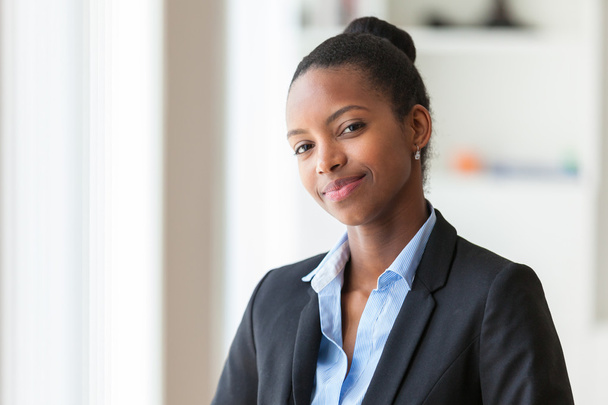 Portrait of a young African American business woman - Black peop - Foto, Bild