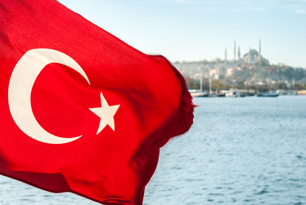 Σημαία της Τουρκίας σε μια βάρκα - Φωτογραφία, εικόνα