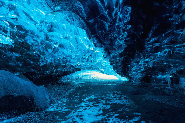 Islanda e grotta di ghiaccio
 - Foto, immagini