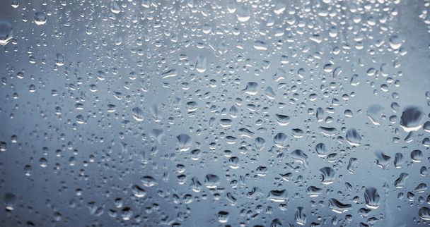 Gotas de lluvia en vidrio de ventana - Foto, Imagen