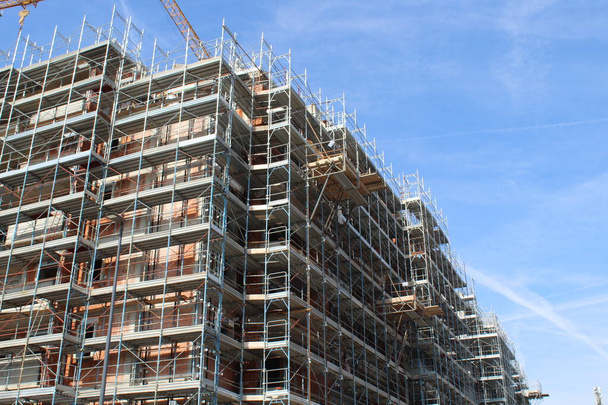 İnşaat alanında yeni binalar inşa etme çalışmaları sürüyor. - Fotoğraf, Görsel