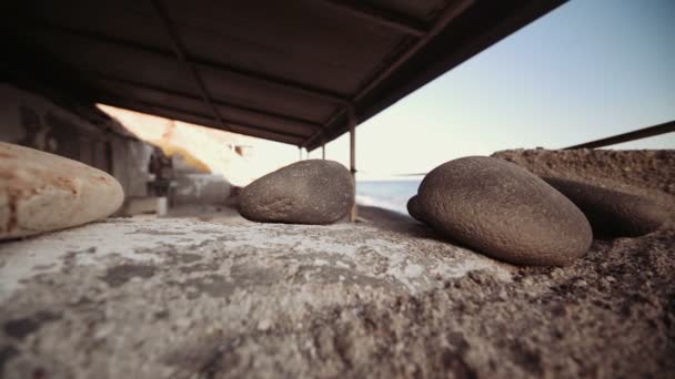 Plage de sable blanc sur l'île de Santorin
 - Séquence, vidéo