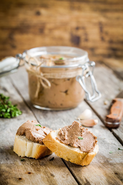 homemade chicken liver pate with fresh baguette  - 写真・画像