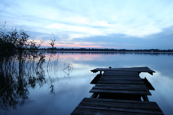 Staré dřevěné molo u jezera - Fotografie, Obrázek