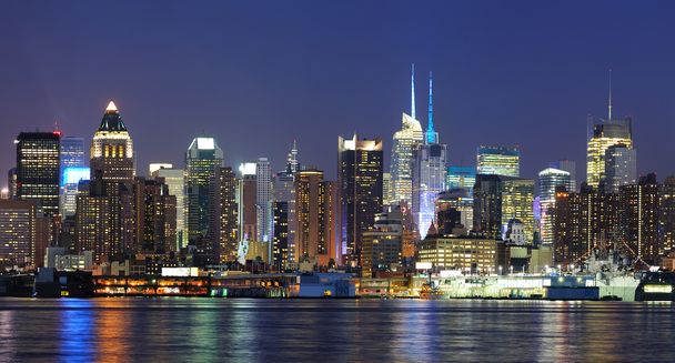 New York City Manhattan skyline al crepuscolo
 - Foto, immagini