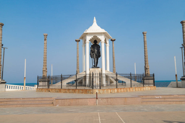 Estatua de Mahatma gandhi en la India en el territorio de la Unión de Pondicherry - Foto, imagen
