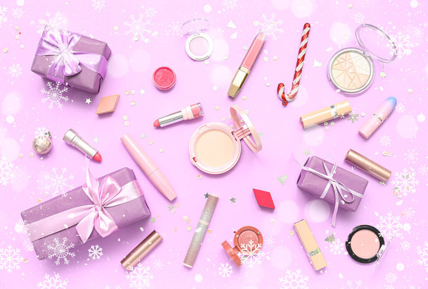 Smink termékek karácsonyi ajándékok orgona háttér - Fotó, kép
