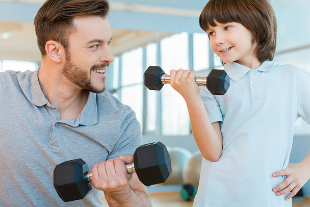 Father and son in health club - Foto, Imagem