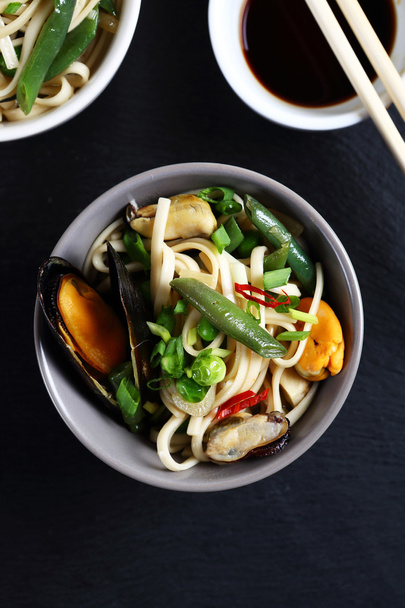 noodles with vegetables in a bowl - Zdjęcie, obraz