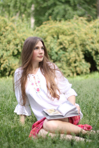 Menina ucraniana jovem
 - Foto, Imagem