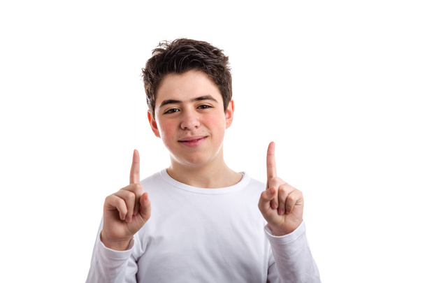 Double point geste par garçon caucasien avec des boutons
 - Photo, image