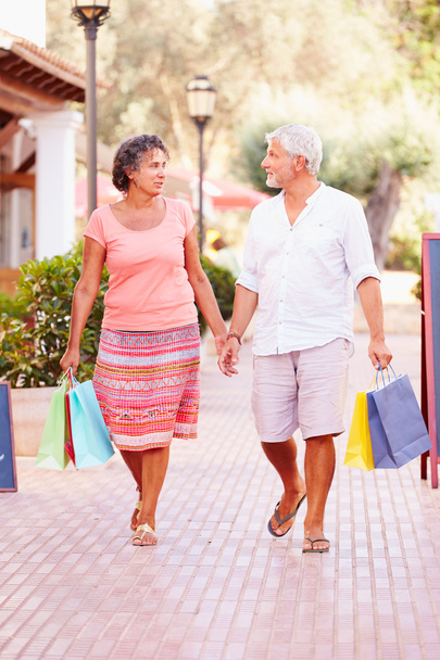 Mature Couple  With Shopping Bags - Foto, immagini