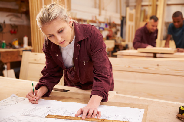 Carpenter With Apprentice  In Workshop - Foto, immagini