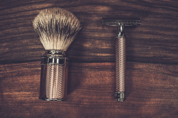 Safety razor and shaving brush - Foto, imagen