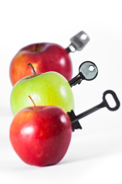 maçãs com chaves
 - Foto, Imagem