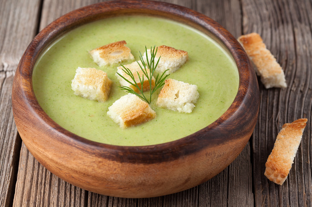 Ekologicznej Zielona zupa krem wegetariańskie lunch w misce - Zdjęcie, obraz