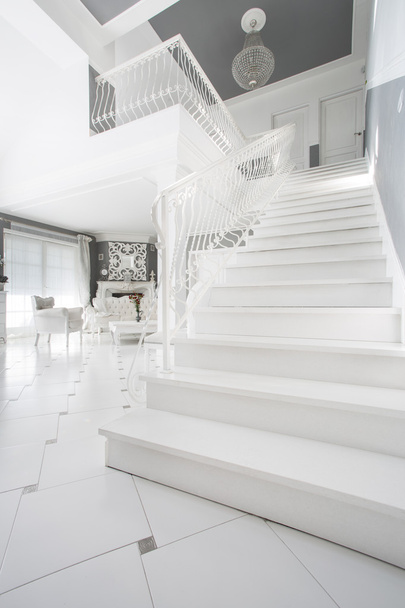 White staircase in expensive house - Fotografie, Obrázek