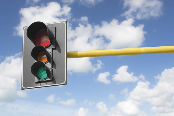 Zelená semafor proti zatažené obloze - Fotografie, Obrázek