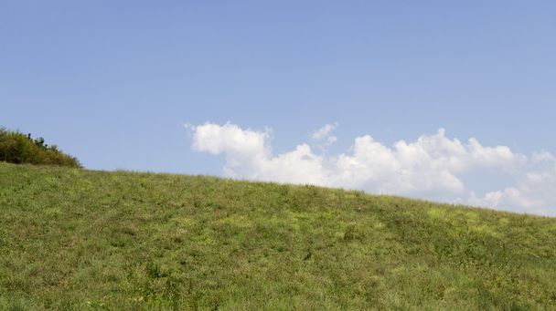 Hill and sky - Foto, Imagen
