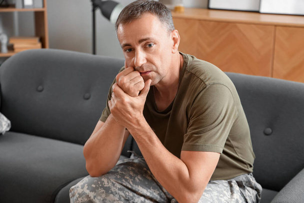 Mature soldier at psychologist's office - Photo, Image