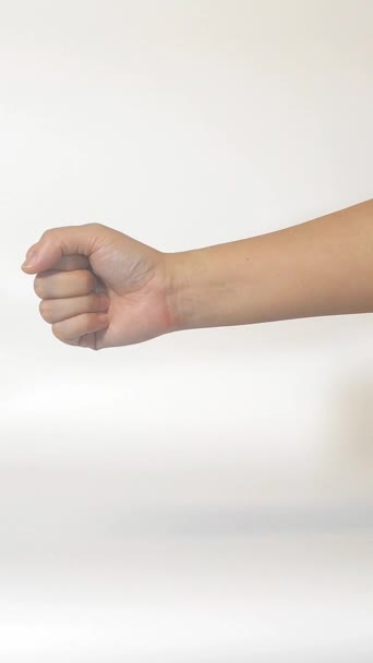 Nombre: La mano delgada vertical-femenina elige la reacción y pulgares hacia arriba, como o disgusta  - Metraje, vídeo