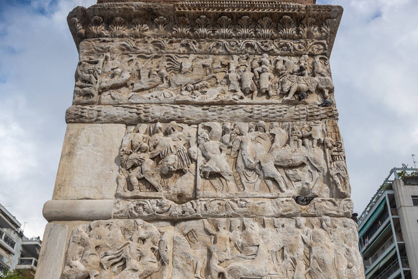 Детали триумфальной арки Галериев, также известной как Камара, в городе Салоники, Греция - Фото, изображение
