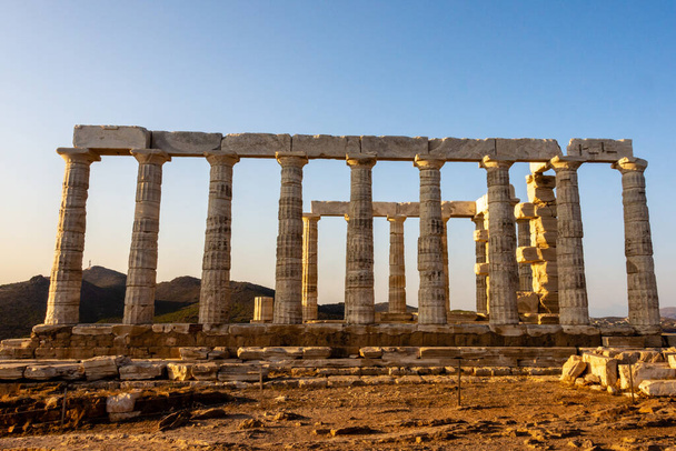 Atény město je hlavním městem Řecka na dovolenou po celý rok, s mnoha starobylých památek a vynikající klima, Atény město, Řecko, 03-15-2020 - Fotografie, Obrázek