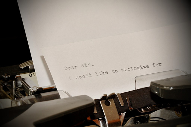 Teksti Dear Sir kirjoitettu vanha kirjoituskone
 - Valokuva, kuva