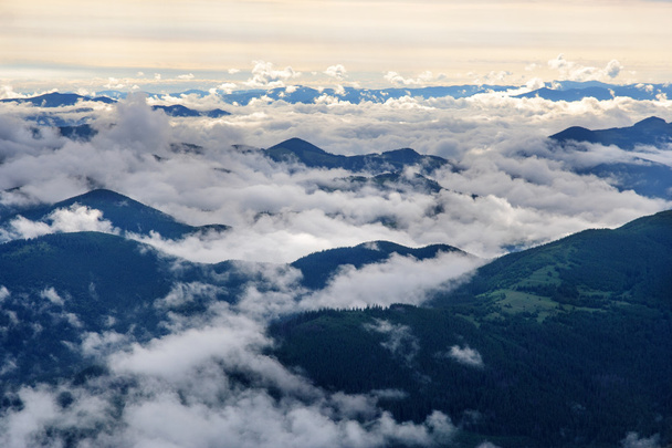 Clouds in the morning over Carpathians - Foto, Imagen