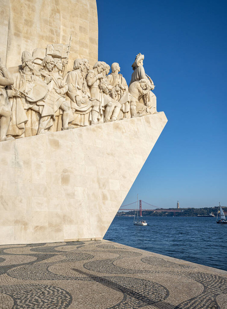 Denkmal der Entdeckungen zum Gedenken an das Zeitalter der Entdeckungen in Portugal, am 12. Oktober 2023 in Lissabon, Portugal - Foto, Bild