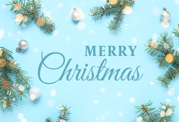 Ευχετήρια κάρτα για τα Χριστούγεννα με κωνοφόρα κλαδιά και μπάλες - Φωτογραφία, εικόνα