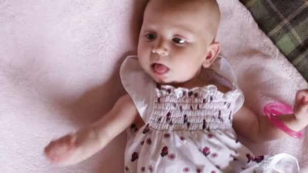 Baby girl in bed - Footage, Video