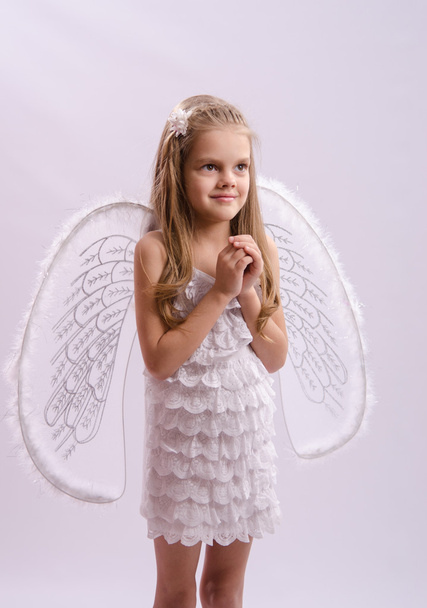 Προσωπογραφία κοριτσιού στην φορεσιά άγγελος - Φωτογραφία, εικόνα
