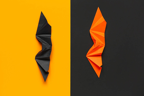 Различные летучие мыши оригами на цветном фоне - Фото, изображение