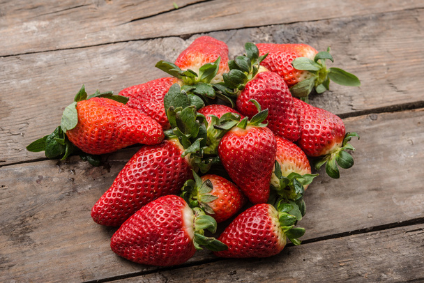 Fresh strawberries - Фото, зображення