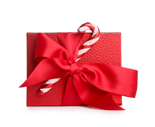 Schöne Weihnachts-Geschenk-Box auf weißem Hintergrund - Foto, Bild