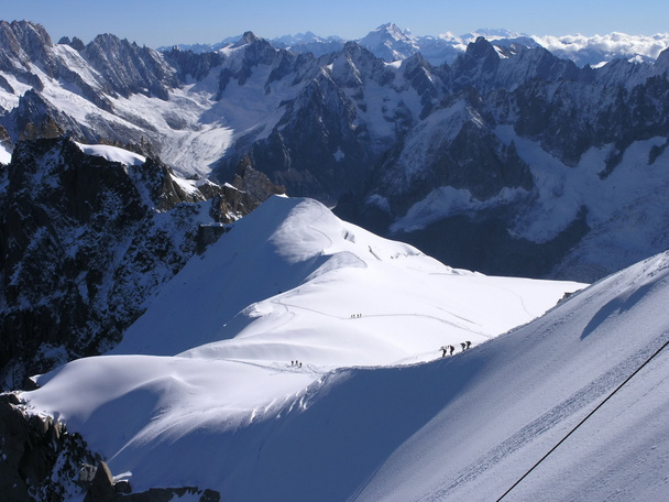 Kiipeilijät Alpeilla
 - Valokuva, kuva
