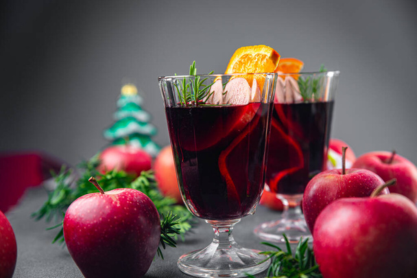 Boże Narodzenie jabłko grzane wino jabłko cydr aperitif Boże Narodzenie gorący napój koktajl wakacje słodkie traktować Nowy rok i Boże Narodzenie posiłek przekąska żywności na stole kopia przestrzeń żywności tło - Zdjęcie, obraz