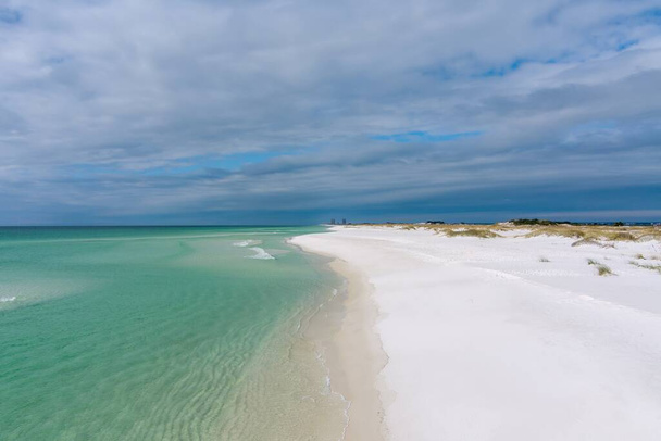 Vista aérea de la playa en Pensacola, Florida en octubre - Foto, imagen