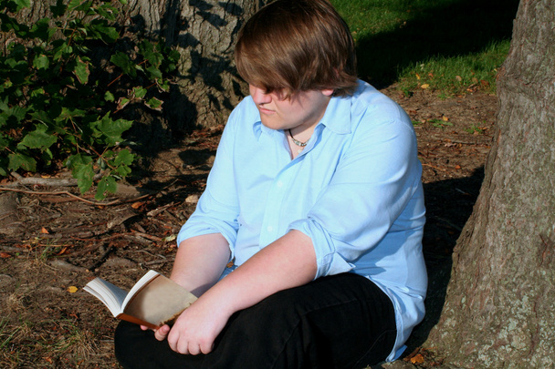 Teen čtení venku - Fotografie, Obrázek