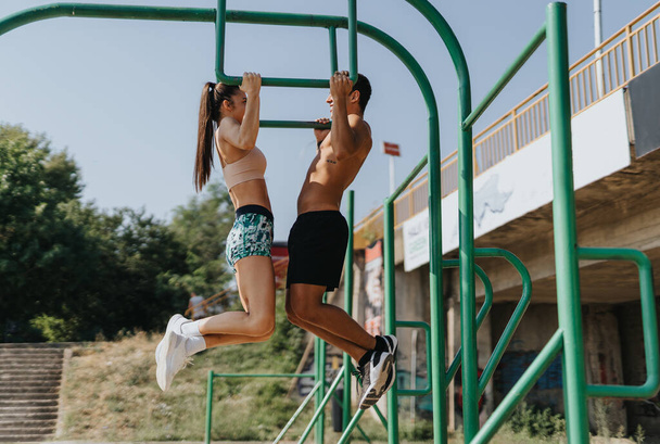 Active Couple Exercising Outdoors in Park, Fitness Motivation for Healthy Lifestyle - Foto, Imagem