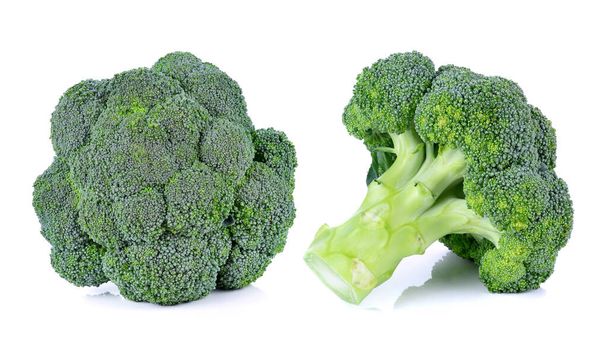 Brokolice izolované na bílém pozadí - Fotografie, Obrázek