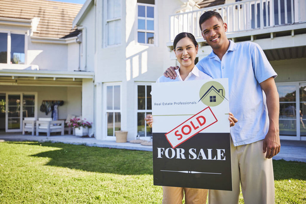 New house, sold sign or happy couple portrait with dream home choice, real estate and property purchase, sale or opportunity. Mortgage, homeowner smile or outdoor people with relocation success board. - Photo, Image