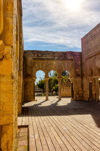 Ruïnes van de archeologische site Medina Azahara in Cordoba, Spanje - Foto, afbeelding